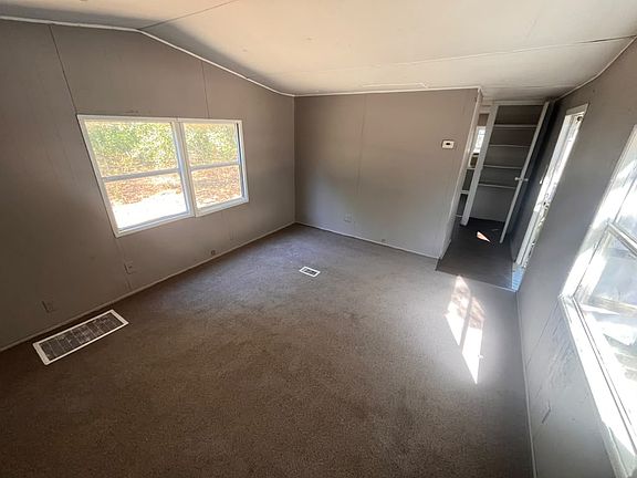 4th image of 347 Old Ln