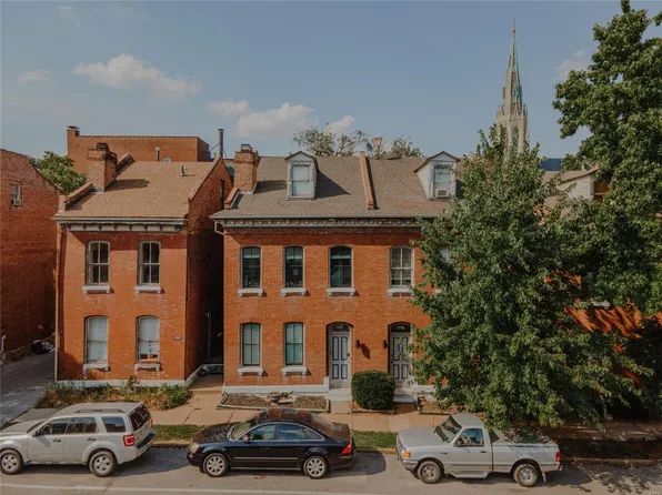 807 Russell Blvd, Saint Louis, MO 63104