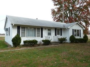 5482 E Radio Tower Ln, Olney, IL 62450
