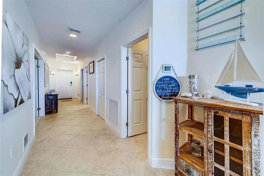 3 bed, 3.5 bath, 3020 sqft, $5,995 — Photo 3