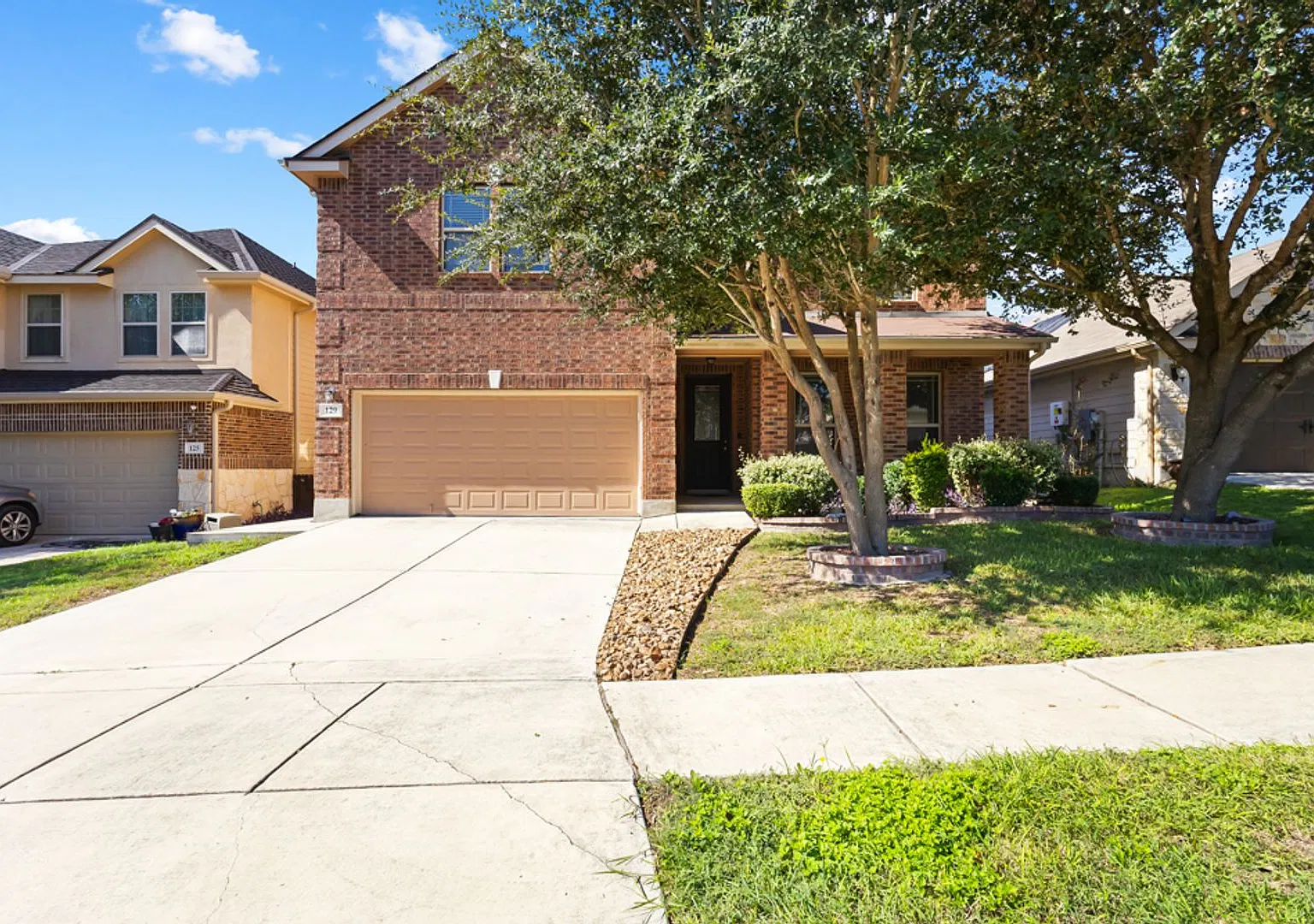 Beautiful 4-Bedroom Home in Cibolo Valley | Downstairs Primary Suite, Game Room & Community Pool! — Photo 2