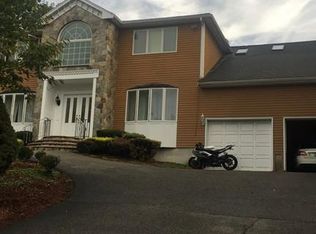 25 Hammersmith Dr, Saugus, MA 01906
