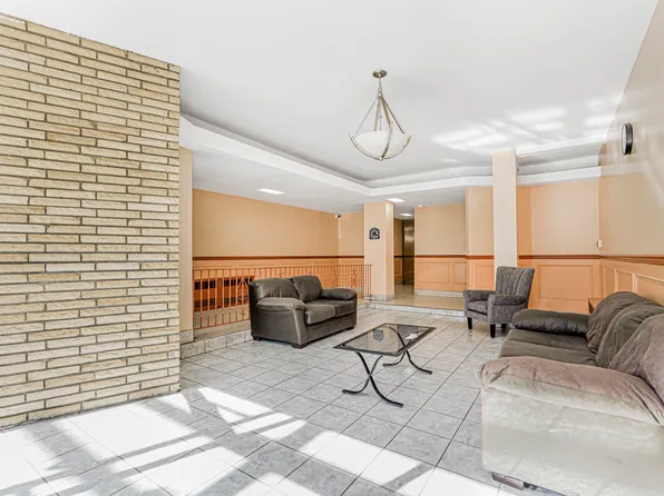 735 Avenue W image 24 of 28