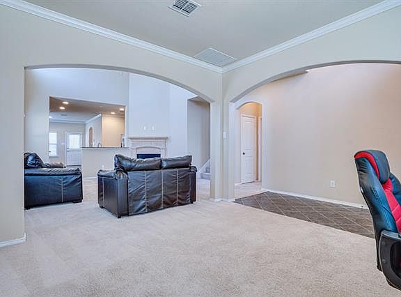 4th image of 9101 Holliday Ln