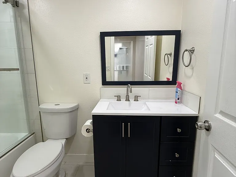 1428 E 10th St #1428 — Photo 9