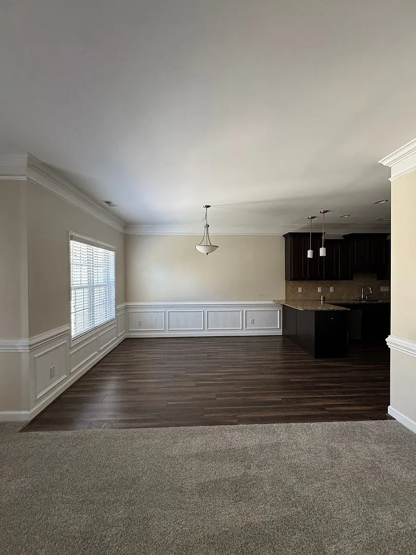 Lovely 3 Bed 2.5 Bath Home with Community Amenities — Photo 4