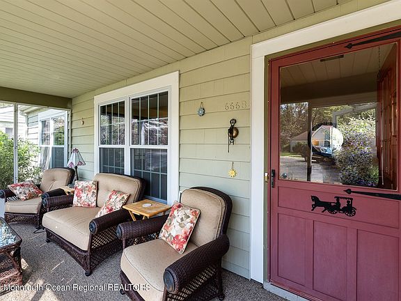4th image of 666B Farrington Ct