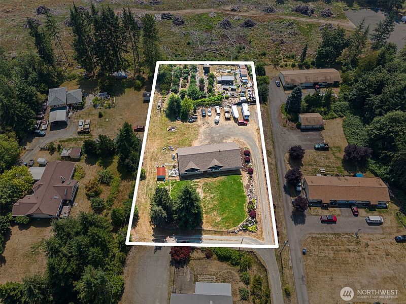 3rd image of 154 SE Mill Creek Road