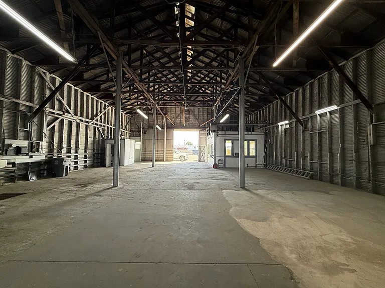 2031 W Front St — Photo 2