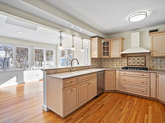 4th image of 5 Masefield Ln