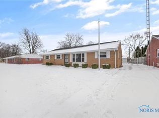 417 Danesmoor Rd, Holland, OH 43528