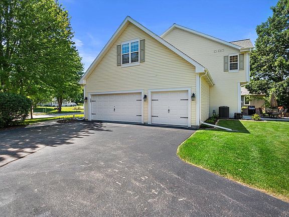2nd image of 304 Woodlands COURT
