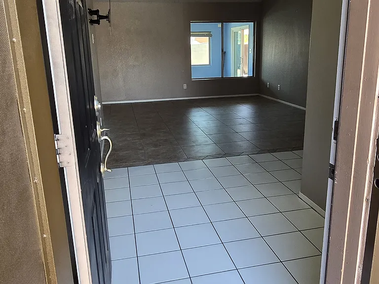 8386 N 107th Dr — Photo 22