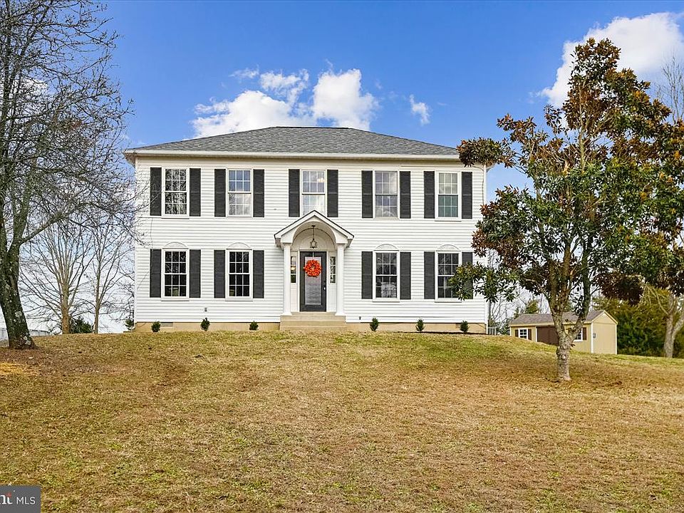 1st image of 25676 Grandiflora Ct NW