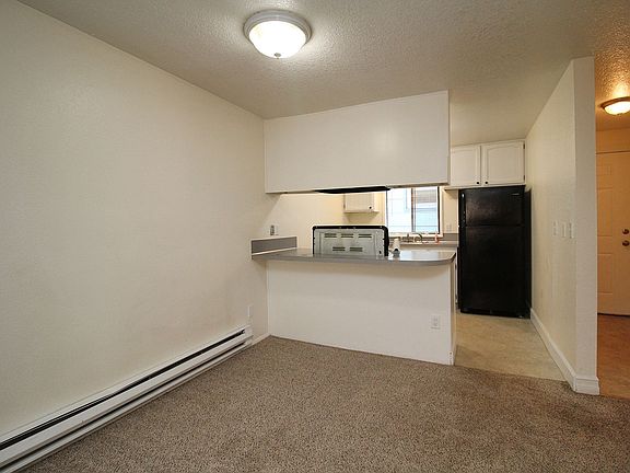 5th image of 7407-7409 SE Woodstock Blvd #7407