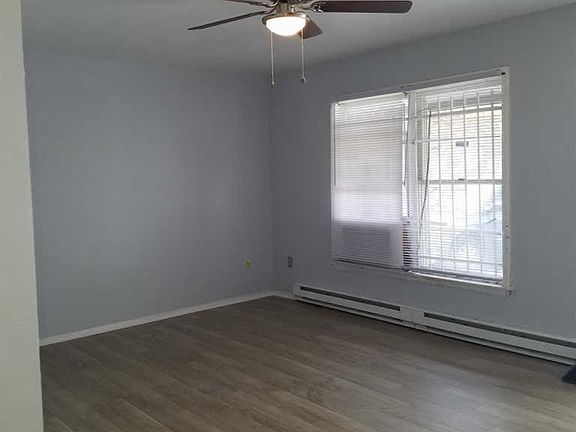 3rd image of 326 Littleton Ave #1002