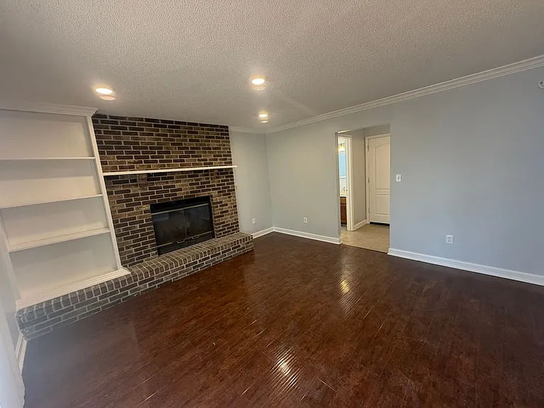 401 Dustin Dr — Photo 27