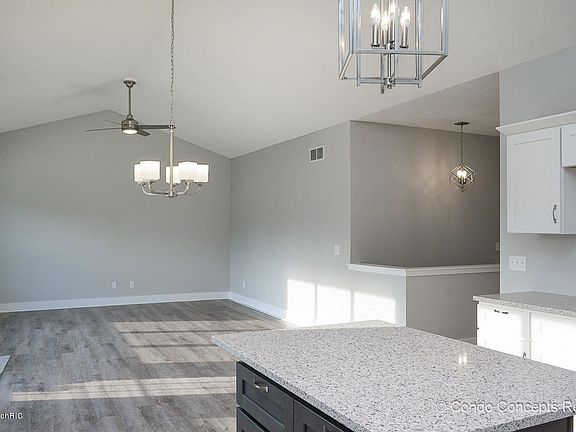 4th image of 266 Shoreside Dr N #66