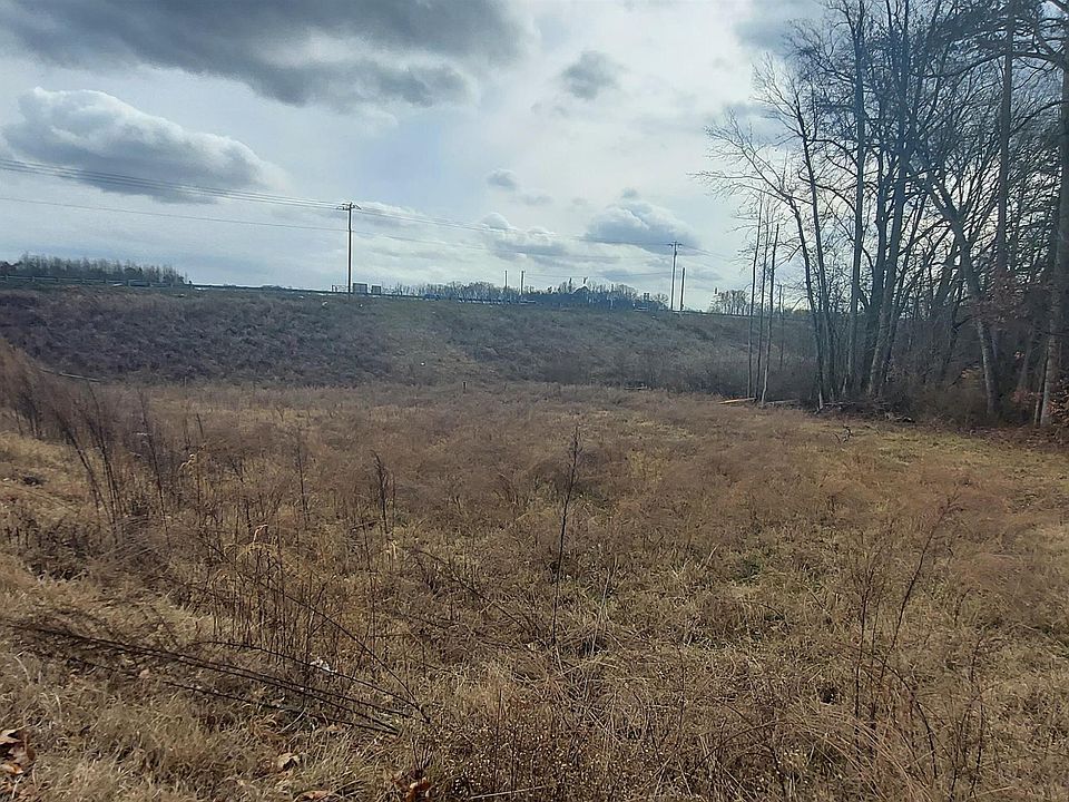 2nd image of 104 Esther Ln