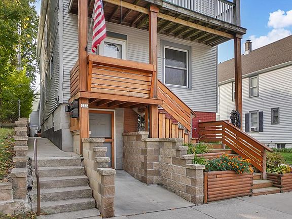 3rd image of 933 E Land PLACE