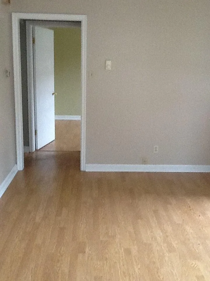 Building Photo - 136 Eugene St #136