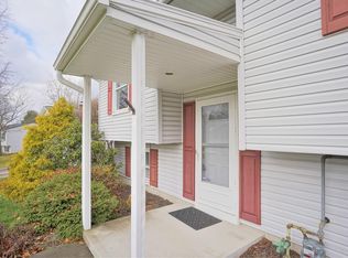 4270 Sunnyview Dr, Uniontown, OH 44685