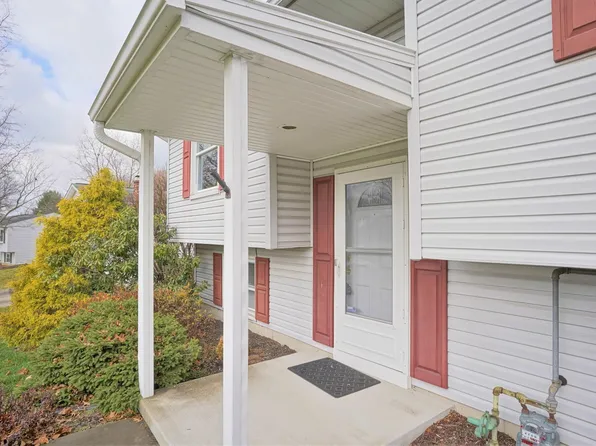 4270 Sunnyview Dr, Uniontown, OH 44685