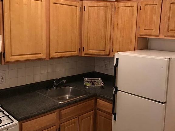 3rd image of 25-48 23rd St #1