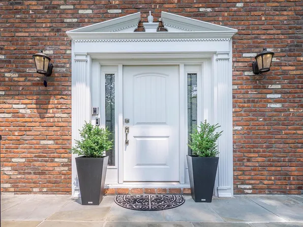 70 Scudders Lane, Roslyn Harbor, NY 11576