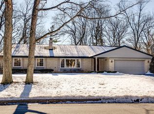 41 Cedar Ln, Lincolnshire, IL