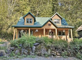 21561 E Hideaway Ln, Rhododendron, OR 97049