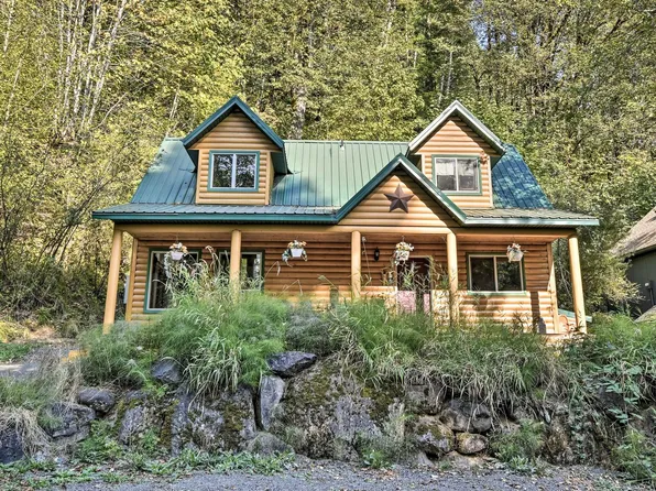 21561 E Hideaway Ln, Rhododendron, OR 97049