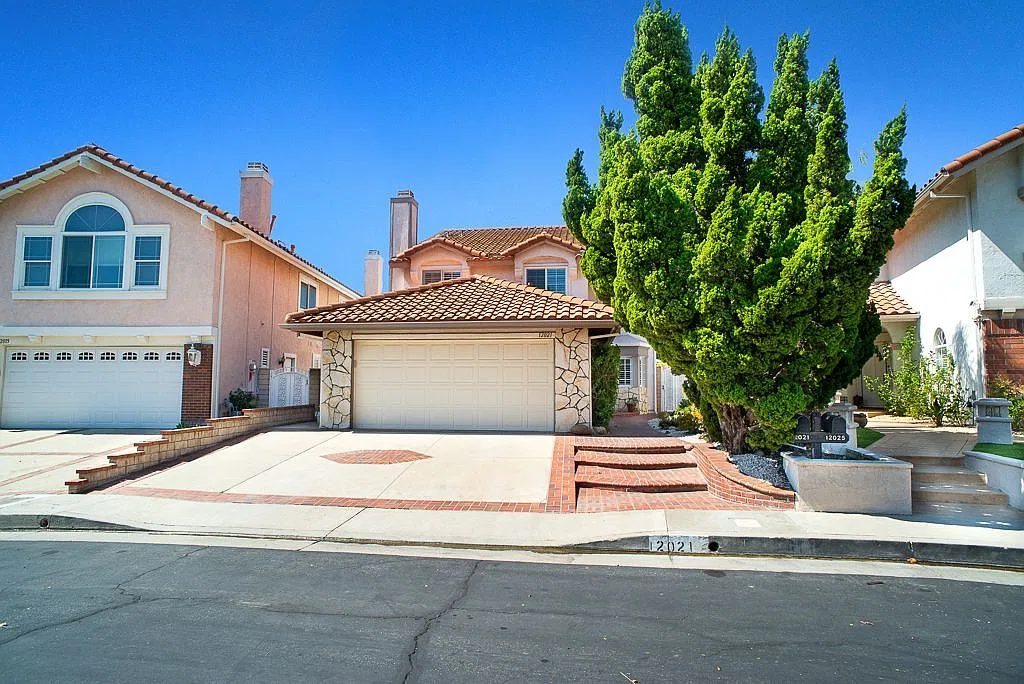 12021 Falcon Crest Way - . — Photo 1