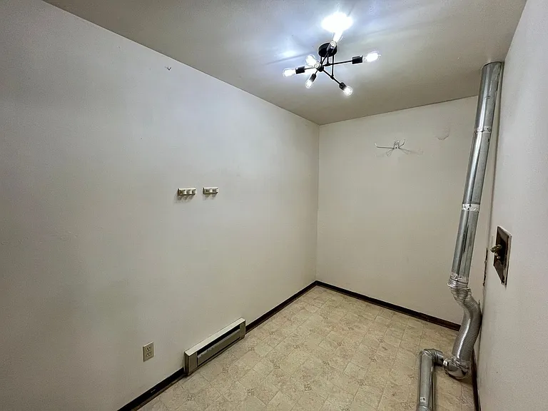 1010 Sawyer Dr — Photo 13