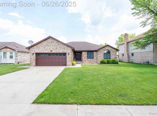 39564 Moriah Dr, Sterling Heights, MI