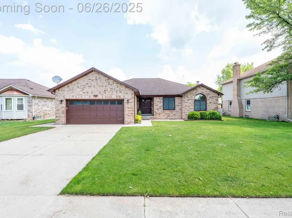 39564 Moriah Dr, Sterling Heights, MI 48313