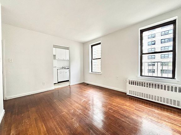 2nd image of 300 E 86th St APT 3B