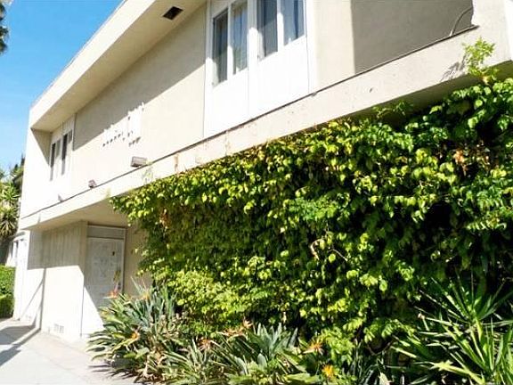 4th image of 400 N Doheny Dr APT 12A