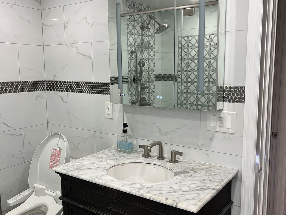 2nd image of 986 N 1st St #2