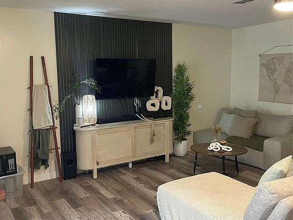 4th image of 2 N Greenway Village #105