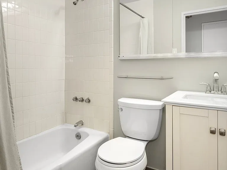 23 E 10th St #218 — Photo 6