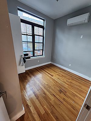 4th image of 85 Carlton Ave #4