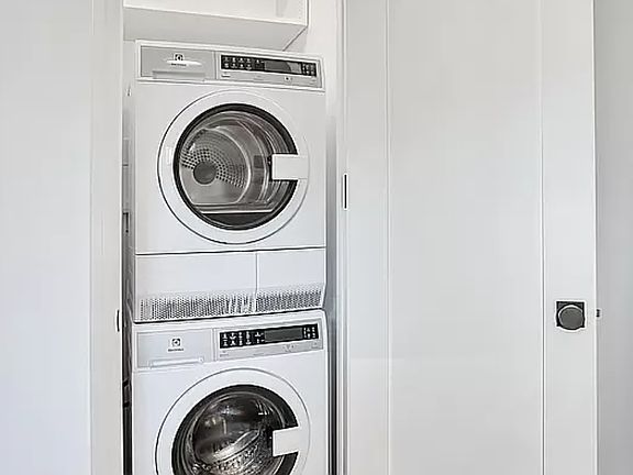5th image of 333 E 83rd St APT 5W