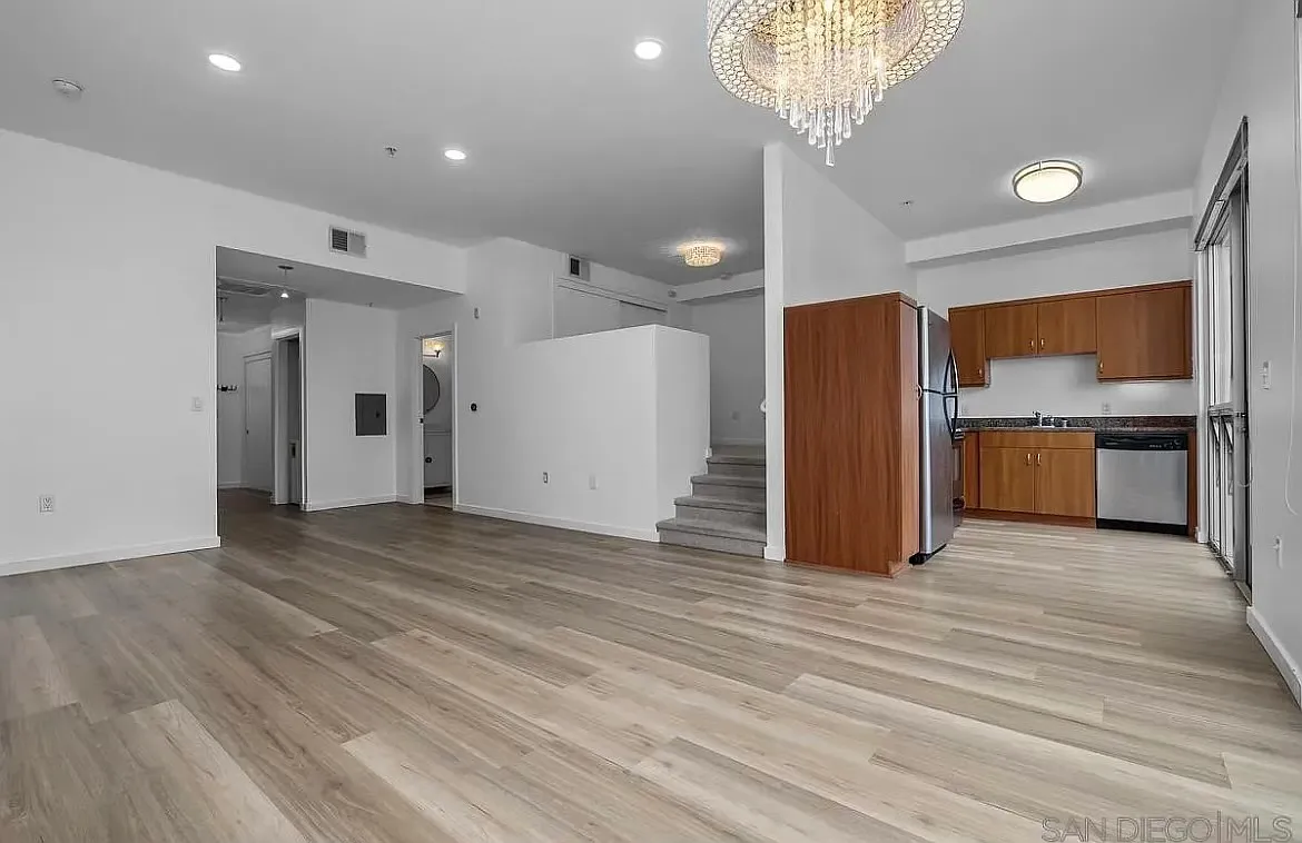 2 bed, 1030 sqft, $3,800 — Photo 4