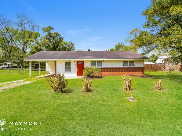 211 Griffin Cir, Moundville, AL 35474
