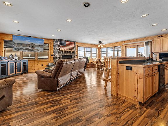 2nd image of 1246 Riverview Dr