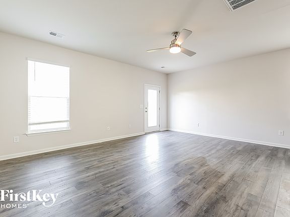 3rd image of 117 Wild Lily Dr