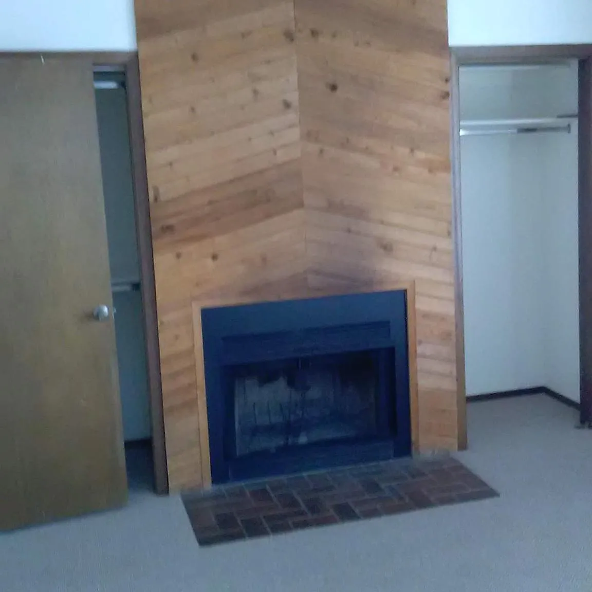 4 bed, 2400 sqft, $2,500 — Photo 3