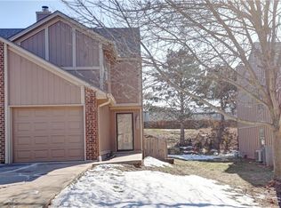 263 SW Pinetree Ln, Lees Summit, MO 64063