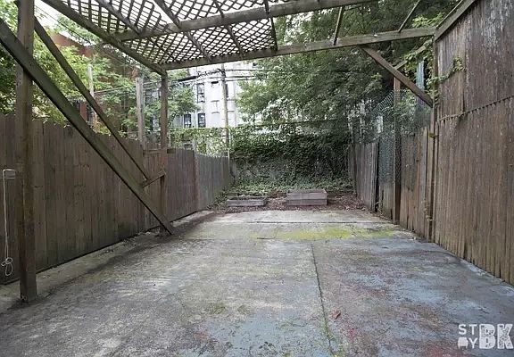 3rd image of 555A Putnam Ave #1GARDEN